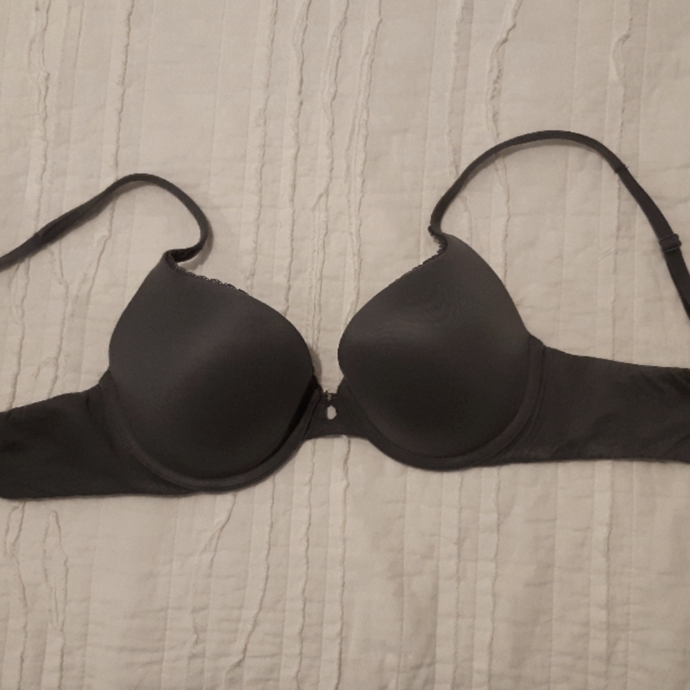 Victoria's Secret Body by Victoria Perfect Shape 32C, Grey